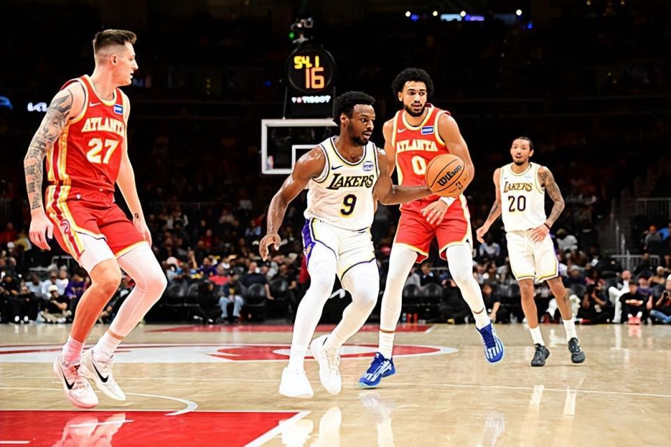 布朗尼手感回暖，湖人轮换席位是否可期？