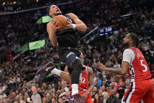 快船4连败跌至西部倒数第三！哈登低迷表现引球迷嘘声