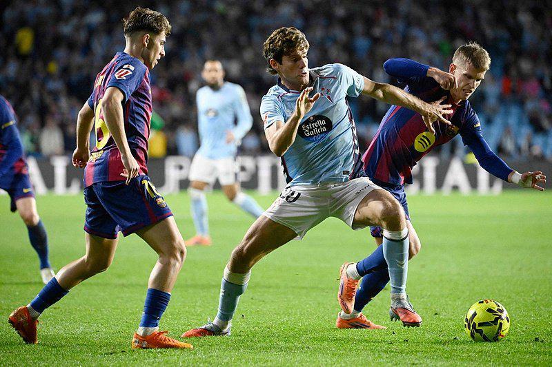 西甲第12轮：巴塞罗那4-2胜塞尔塔，莱万帽子戏法闪耀全场