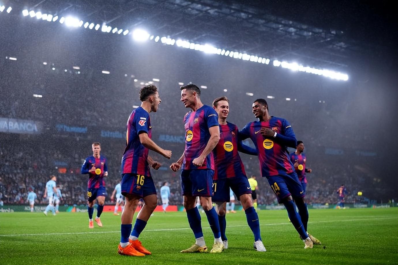 西甲第12轮：莱万帽子戏法助巴萨4-2胜塞尔塔，亚马尔三连击追分皇马