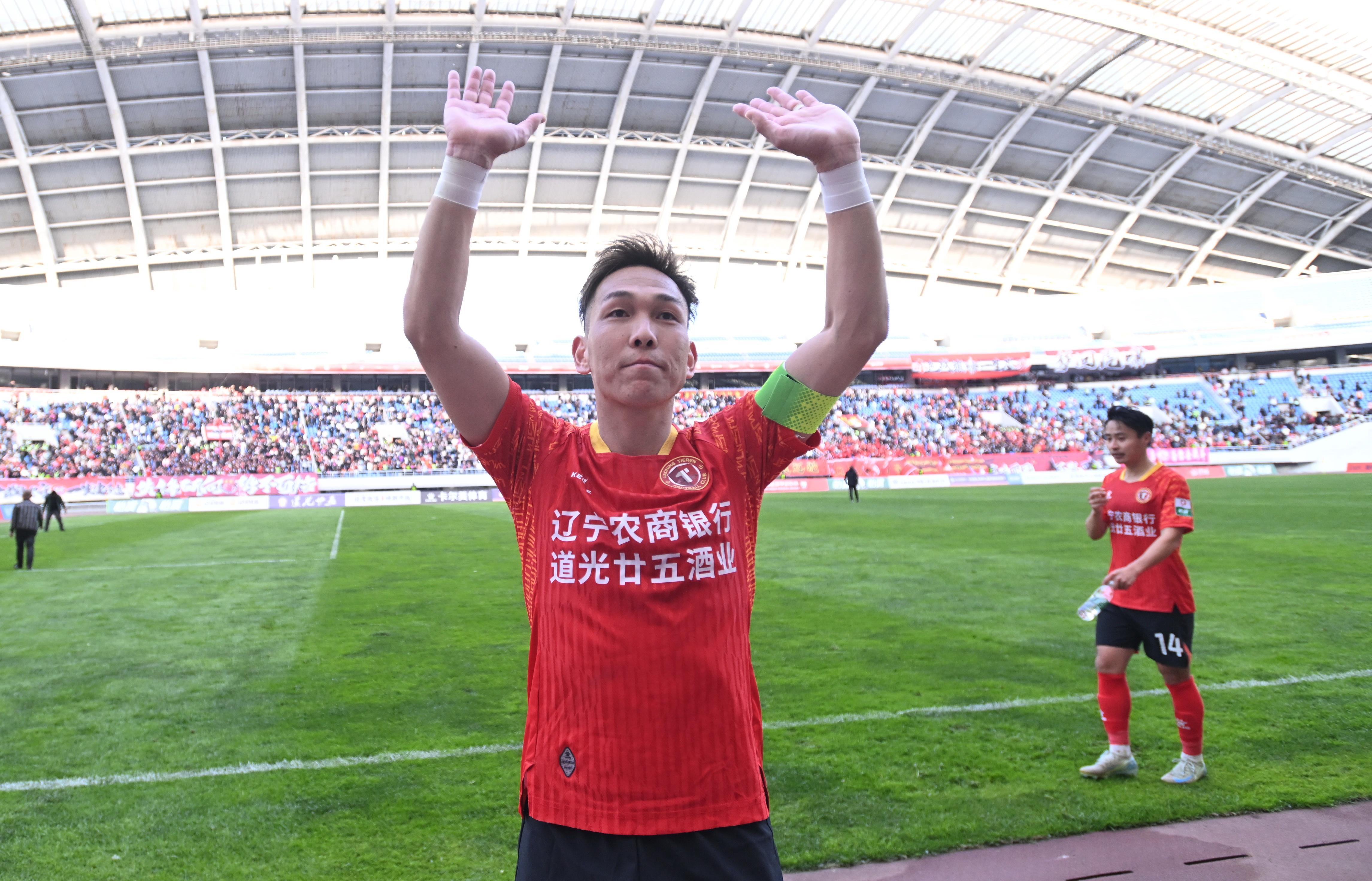 辽宁铁人冲超后阵容大升级：3外援留队，外援中卫+混血中场成焦点