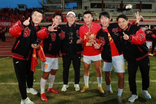 时隔1265天！重庆铜梁龙冲超成功，重庆足球重返顶级联赛