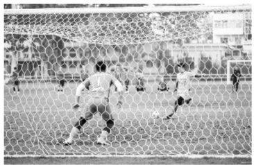 工体杯半决赛：卫冕冠军激战九冠王，巅峰对决一触即发