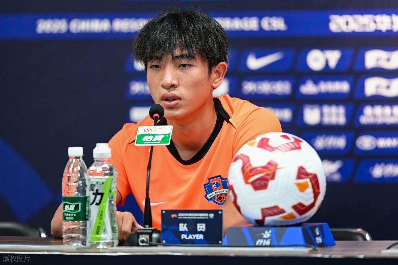 07国青中锋魏祥鑫渴望留洋欧洲，未来或成张玉宁接班人