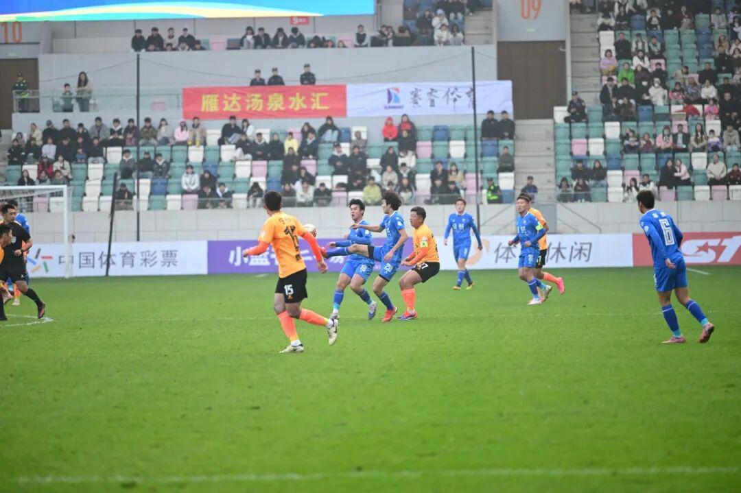 2025齐鲁足超：日照队下半场再进一球，4-1领先菏泽队