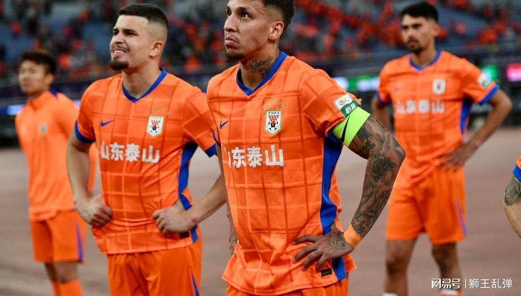 泰山队该放走瓦科，引进“喂饼中场”，让克雷桑重返巅峰才是王道