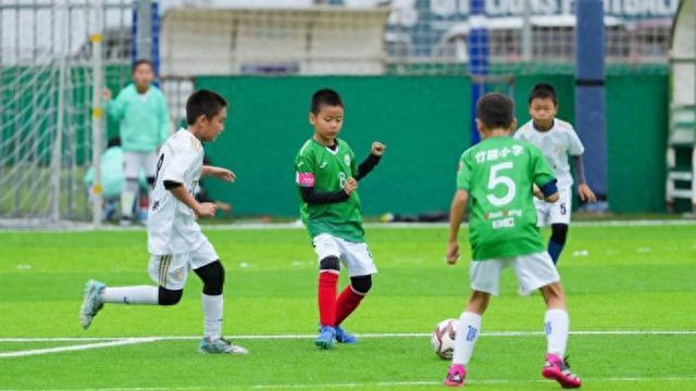 2025年花木街道第五届青少年足球赛启幕，打造特色足球品牌IP