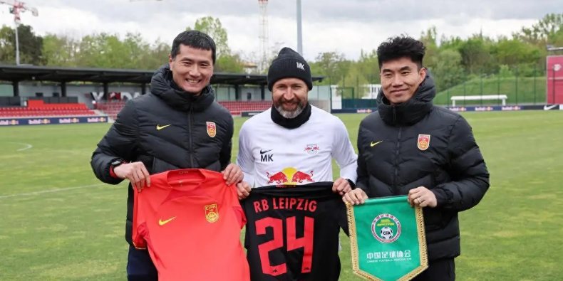 邵佳一离任后，青岛西海岸新帅热门人选：郑智领衔，三人成黑马