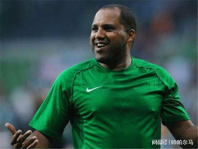 灵活胖子埃尔顿：从德甲金靴到中超过客的传奇生涯