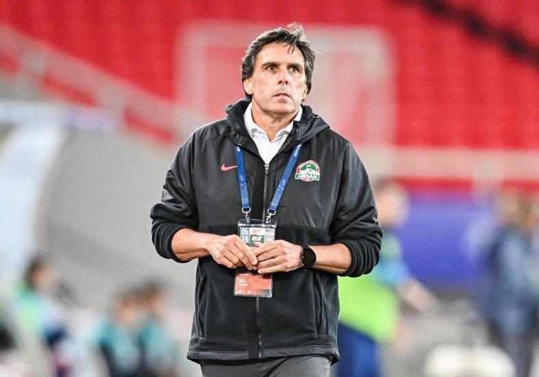 河南队新帅拉莫斯展现高情商：中外球员融洽，茶文化成亮点