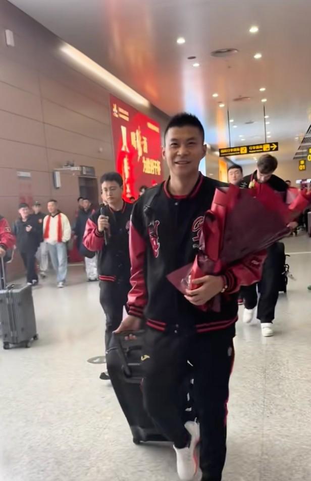 黄希扬谈冲超：兴奋激动难平，身体允许将继续征战