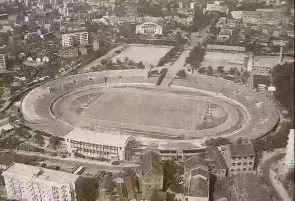 重庆足球百年传承：从大田湾到铜梁龙的中超复兴之路