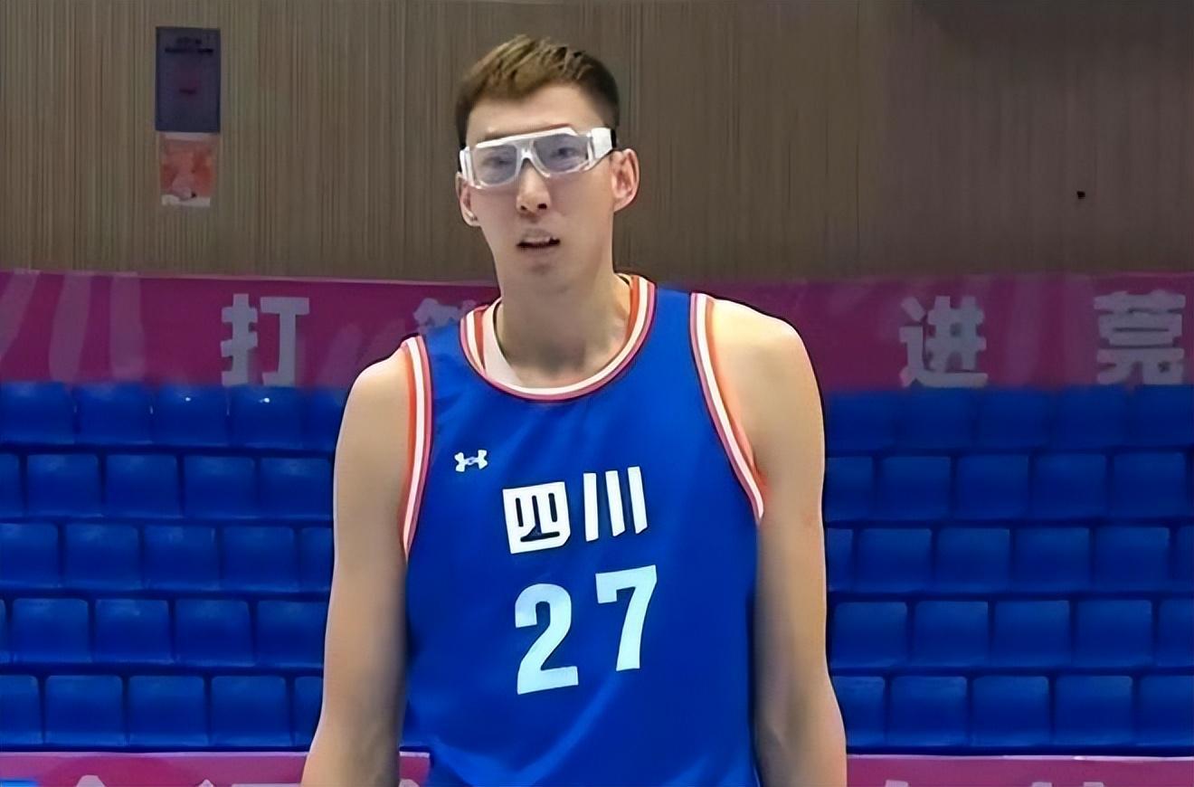 全运会惊现奇景：周琦领衔广厦系助四川男篮挺进四强