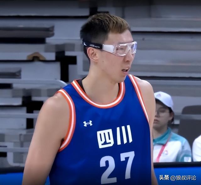周琦狂砍33分14板！600万合同球员率四川男篮晋级全运四强
