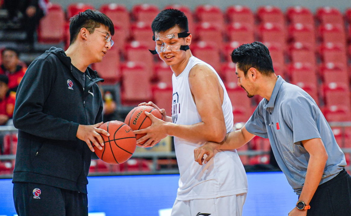 许钟豪转战NBL湖南队：从CBA冠军到新征程的争议与期待