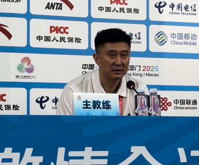 广东男篮不避强敌！杜锋直言全力以赴，赵睿强调超越自我