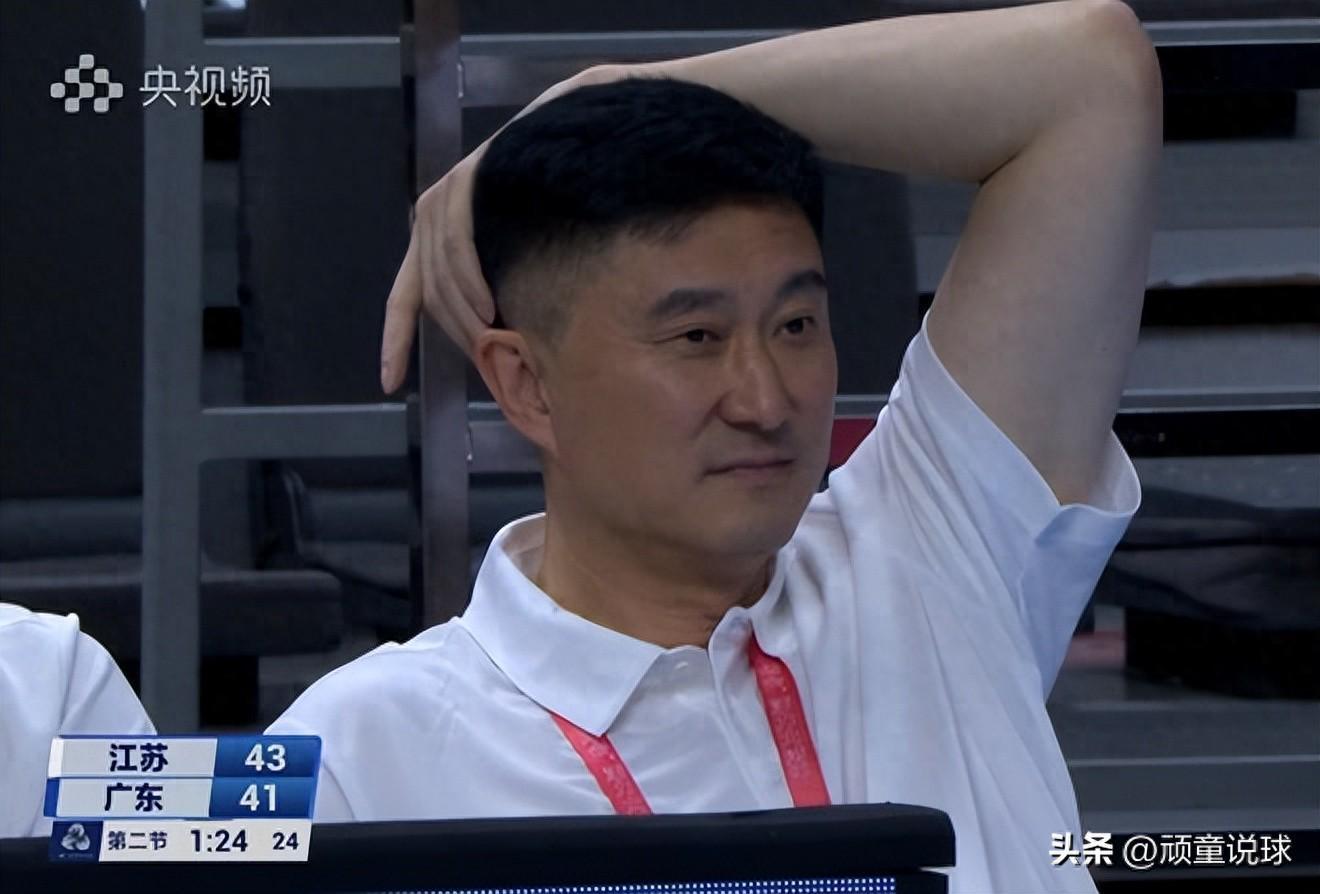 全运会广东男篮内线困境：一流中锋在杜锋手下为何难展身手？