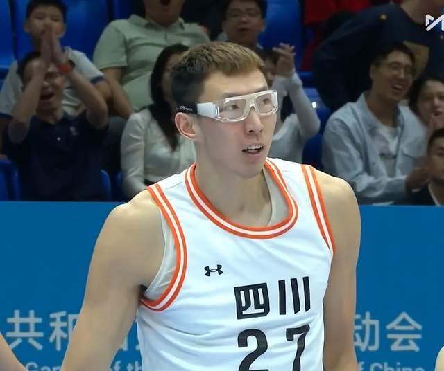 全运会4战96分52板！周琦强势证明男篮内线核心地位