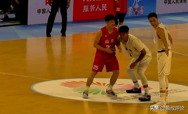 四川男篮内线组合