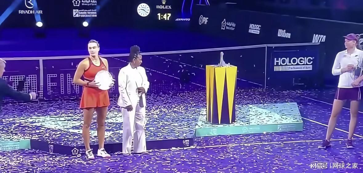 莱巴金娜年终夺冠拒与WTA首席合影，捍卫体育纯粹性引热议