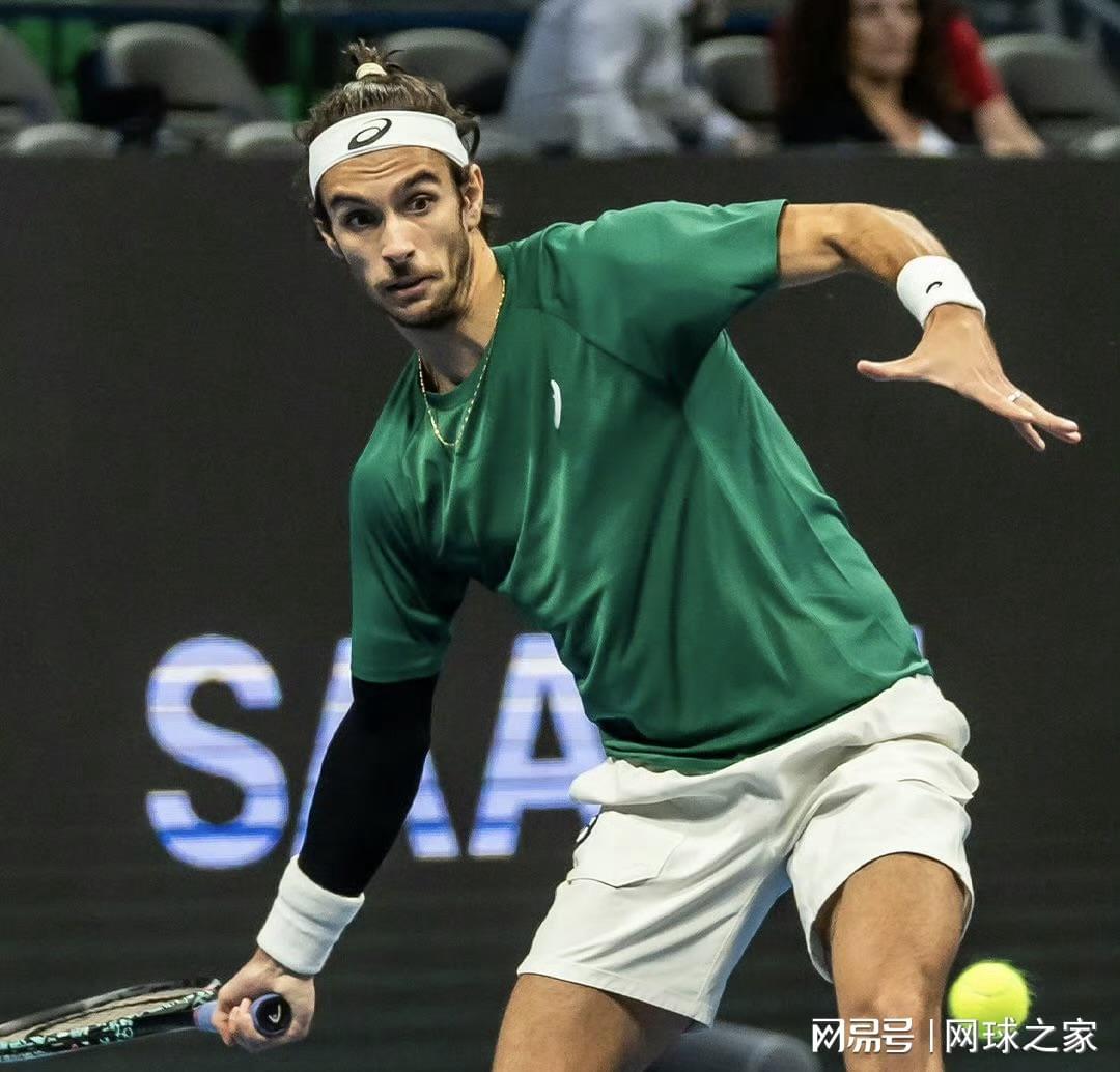 单反网球的黄昏：优雅技艺如何面对技术革新挑战