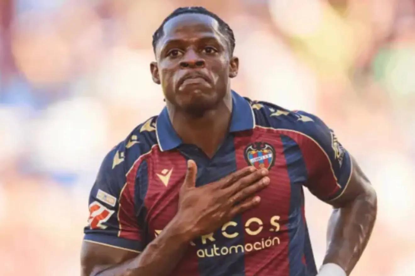 莫雷托：四五家英超中游俱乐部想引进埃永，还有一家有机会踢欧冠