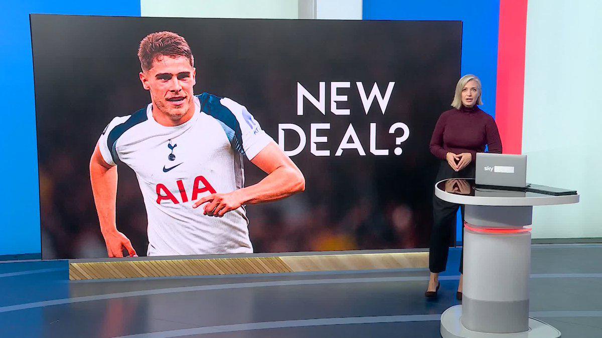 天空：热刺希望与范德芬提高待遇重签合同，多俱乐部关注球员