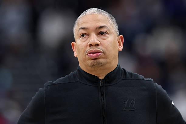 你是哪边的？泰伦-卢在领先14分时主动叫停，随后被打出20-3高潮