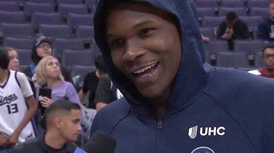 爱德华兹谈送球迷球衣：以前我就因为座位太靠后拿不到杜兰特球衣