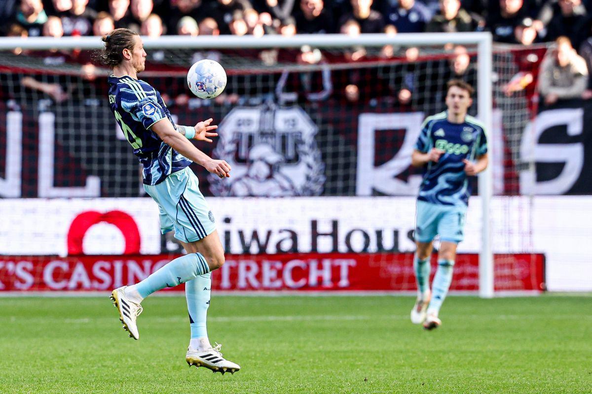 前曼联前锋尴尬名场面！进球被VAR取消，还遭对手理疗师嘲讽