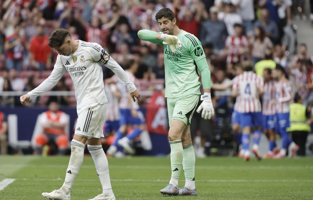 马卡：巴尔韦德和裤袜赛后都出现身体不适，皇马将安排检查