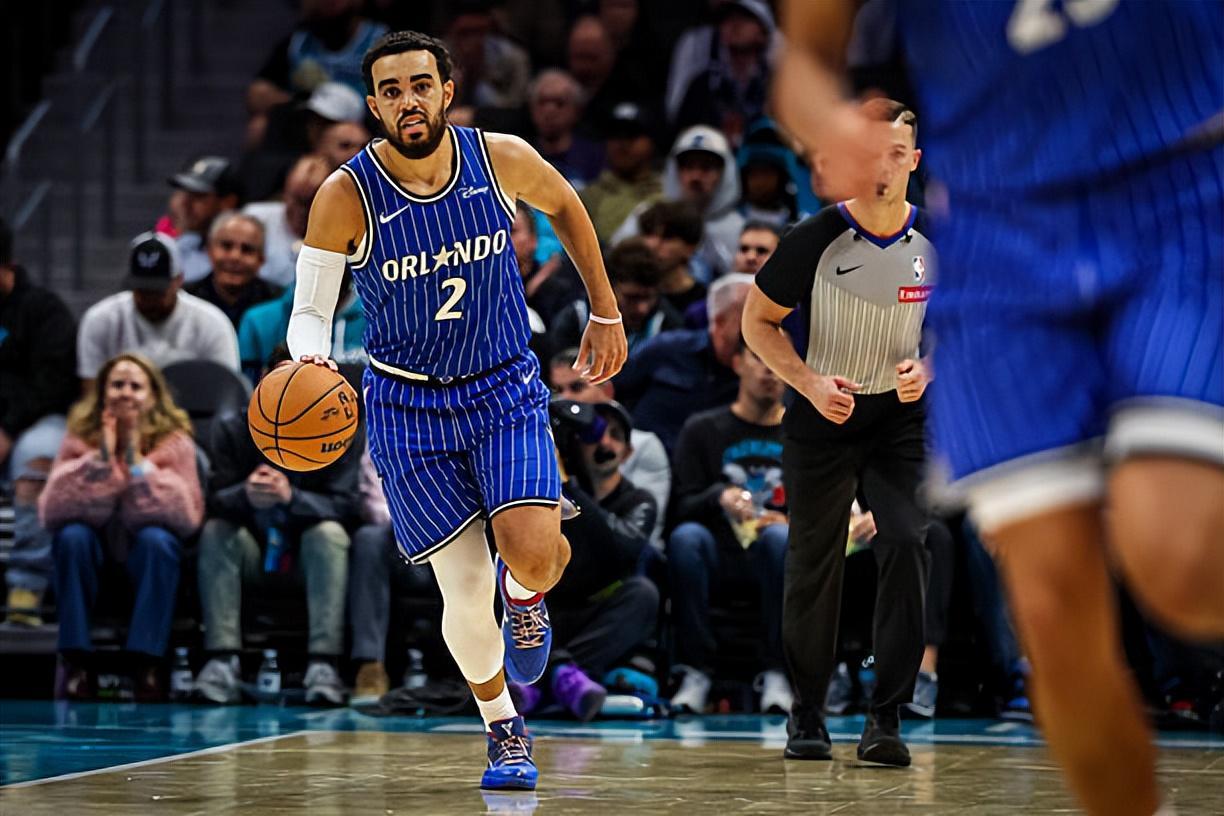 离开太阳后直接不会打球了？魔术后场新援至今的表现都是惨不忍睹