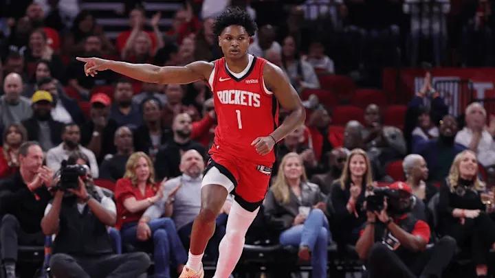 阿门状态低迷：突破受阻，三分失准，防守下滑，未来堪忧