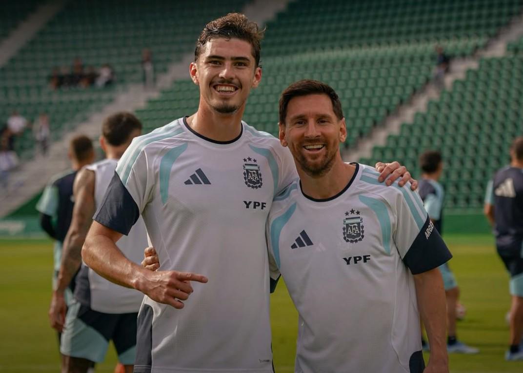 世体：欧洲各大豪门密切关注帕尼切利，有传言称巴萨有意球员