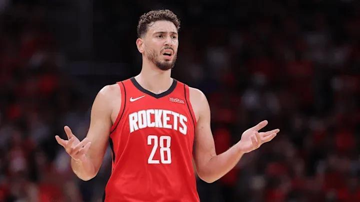 火箭117-113险胜魔术：申京杜兰特合砍65分，阿门低迷成隐患