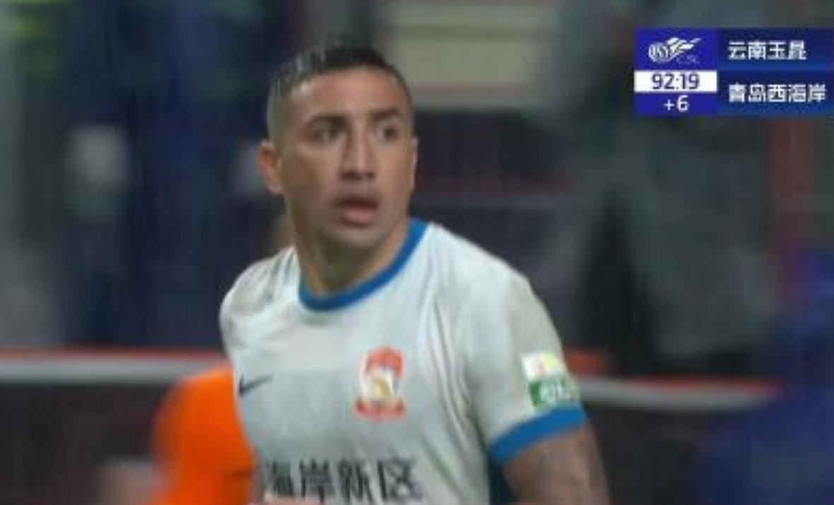 青岛西海岸外援戴维森返巴西手术，预计缺席3个月关键赛事