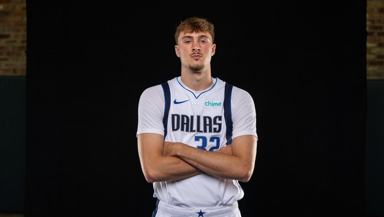 18岁弗拉格创NBA历史纪录！全能数据超越詹姆斯，未来巨星崛起