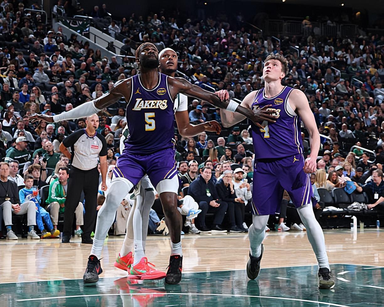 湖人内线支柱艾顿：情绪驱动表现，需提升战术地位？