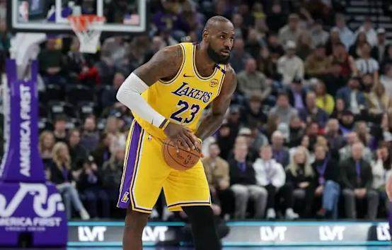 詹皇回归湖人战术解析：东契奇强调防守为先