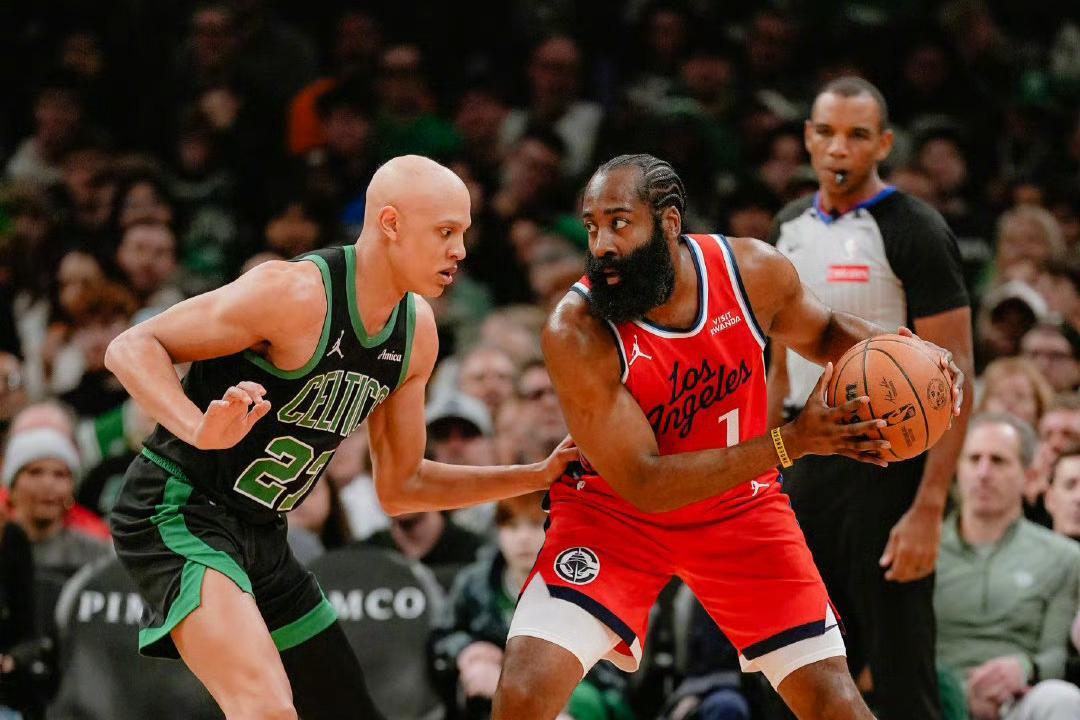 穆迪单节7记三分创佳绩，杨瀚森21+9险助队逆转南湾湖人