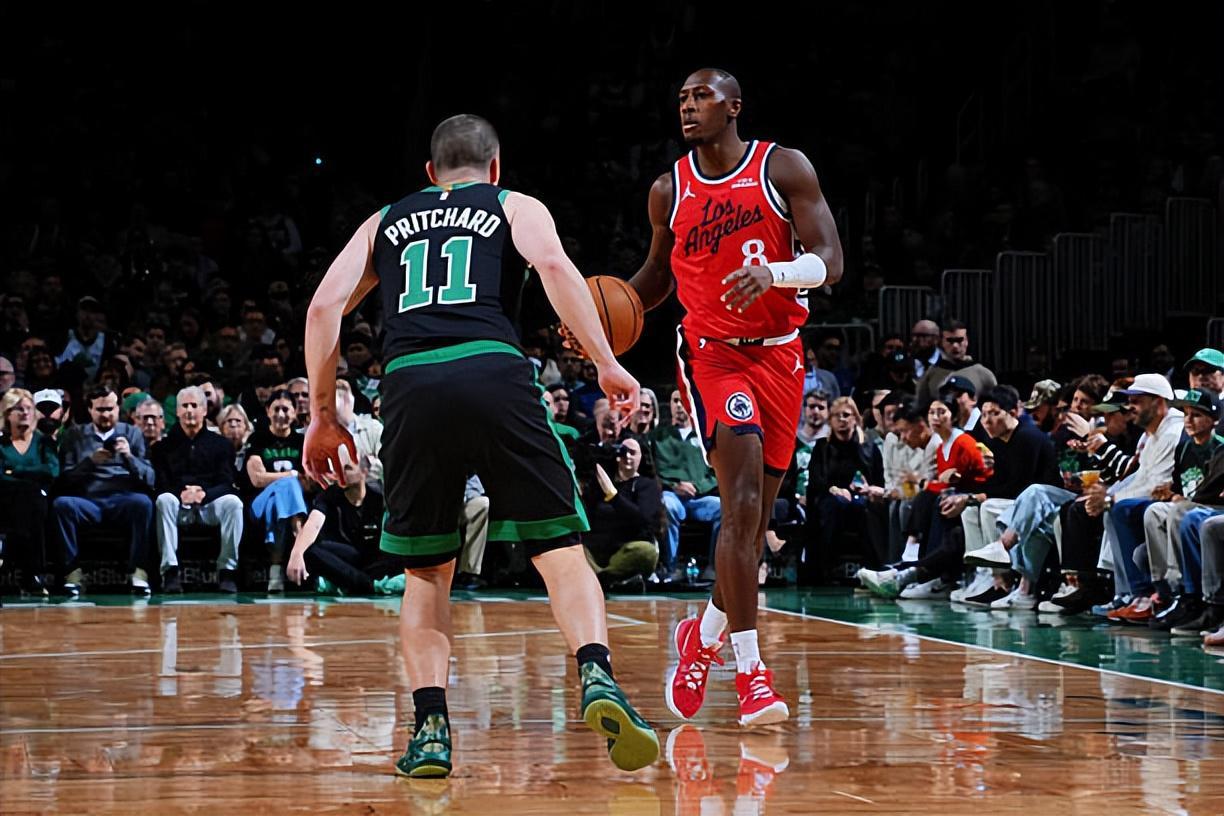 快船后场大闸邓恩近5场三分低迷，球队竞争力受影响？