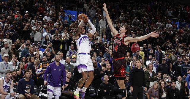 马尔卡宁47分乔治0.8秒绝杀 爵士双加时力克公牛迎胜利