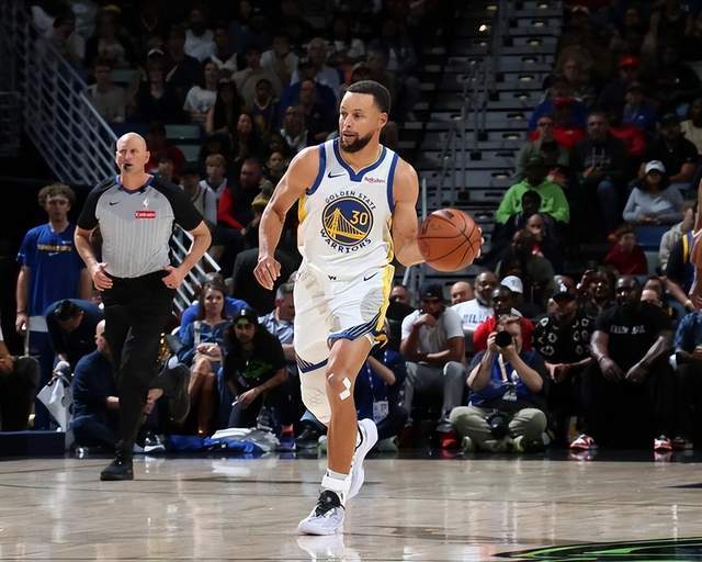 勇士胜鹈鹕却隐患浮现，库里11中2状态低迷引担忧