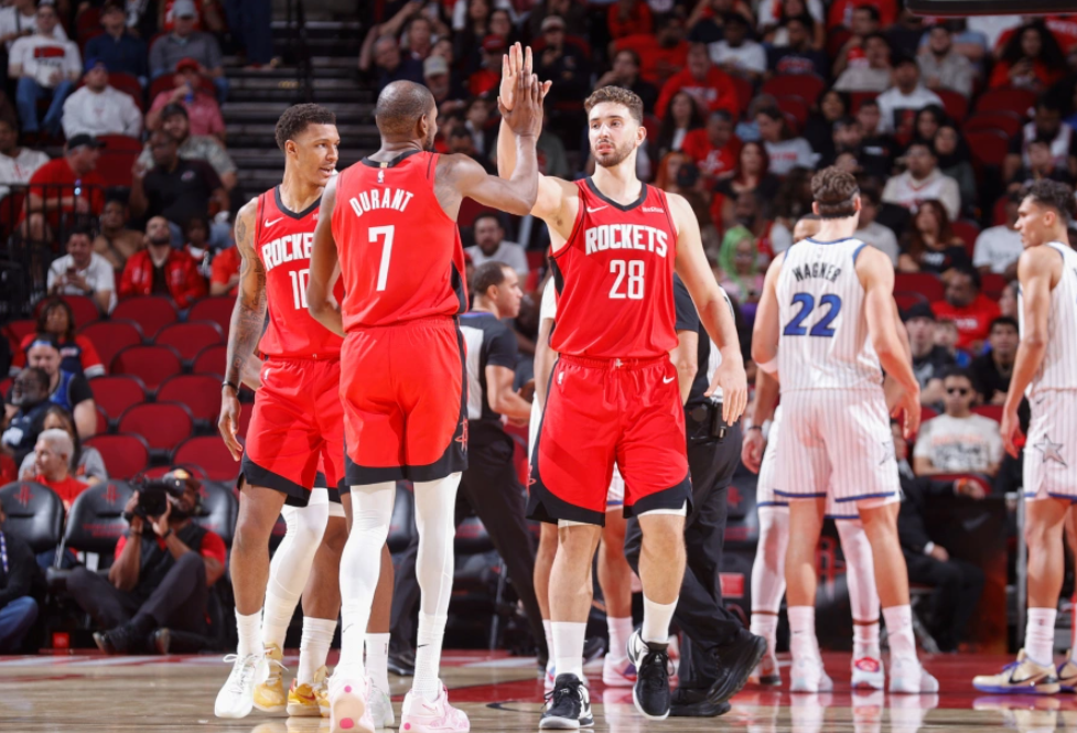 杜兰特35分率火箭加时胜魔术，申京30+13+8创纪录，乌度卡需调整阵容