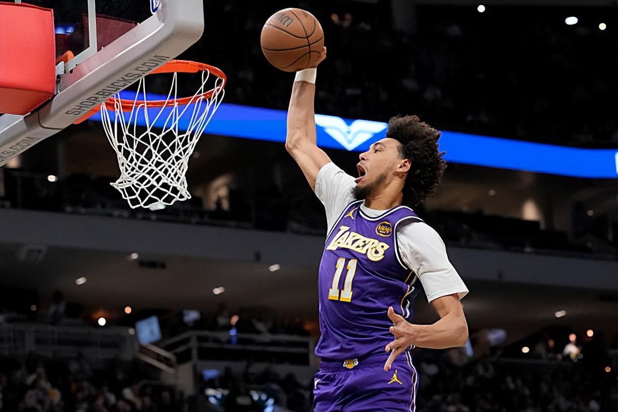 湖人替补中锋贾克森-海斯：性价比之选，表现超值合同