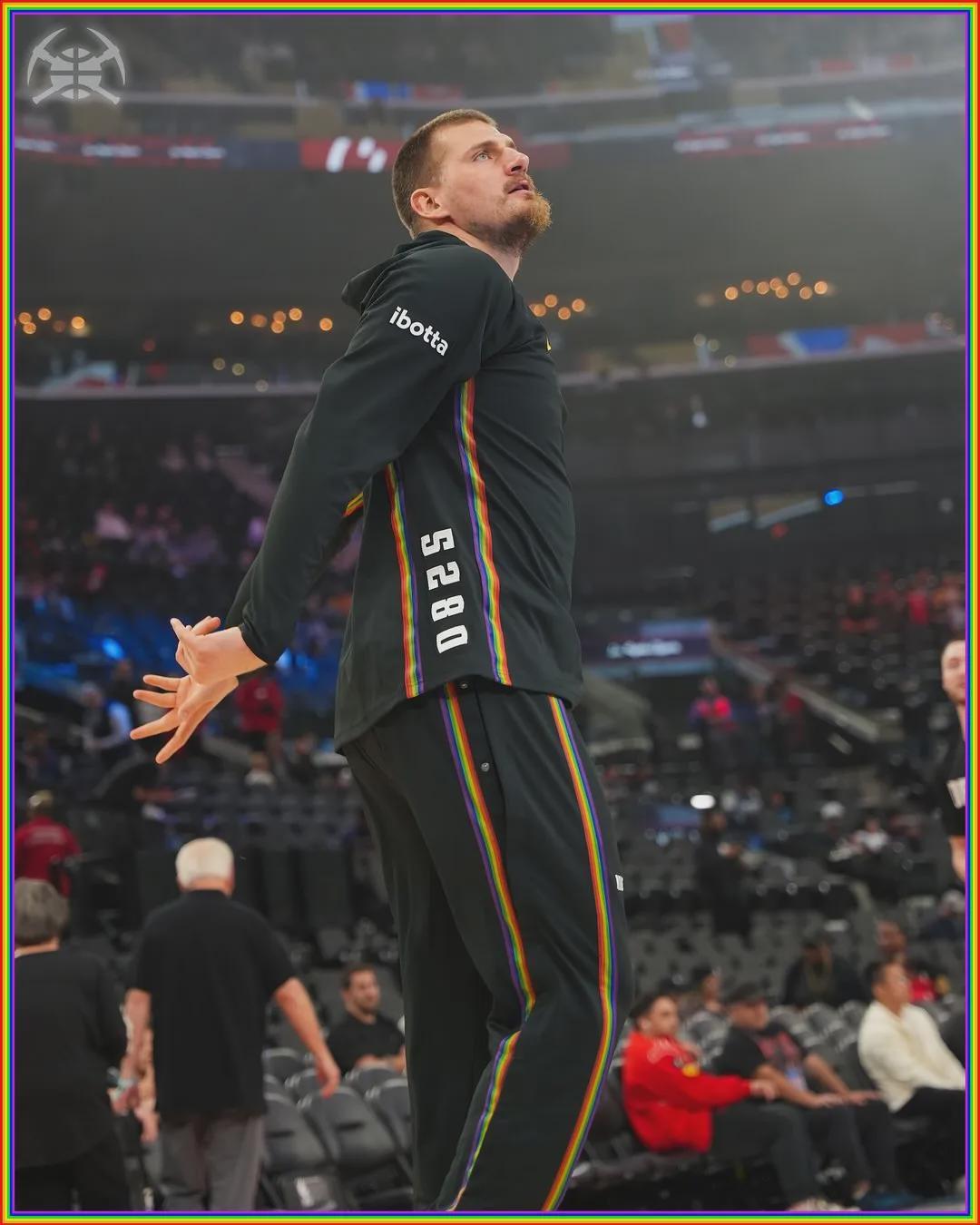 场均35+12+11！约基奇冲击NBA历史唯一神迹，三分命中率惊人