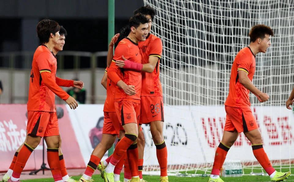 国足历史回顾：除拜合拉木外，还有谁对阵亚洲强队梅开二度？