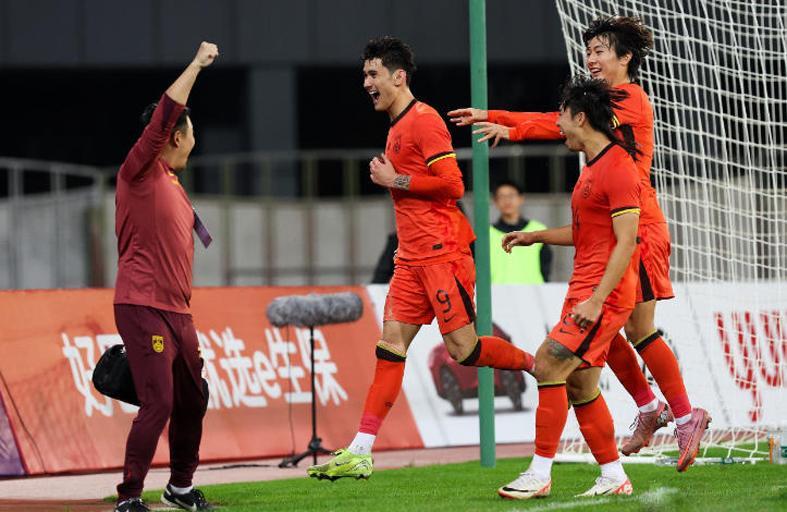 U22国足2-0完胜韩国！拜合拉木梅开二度，韩媒直呼耻辱