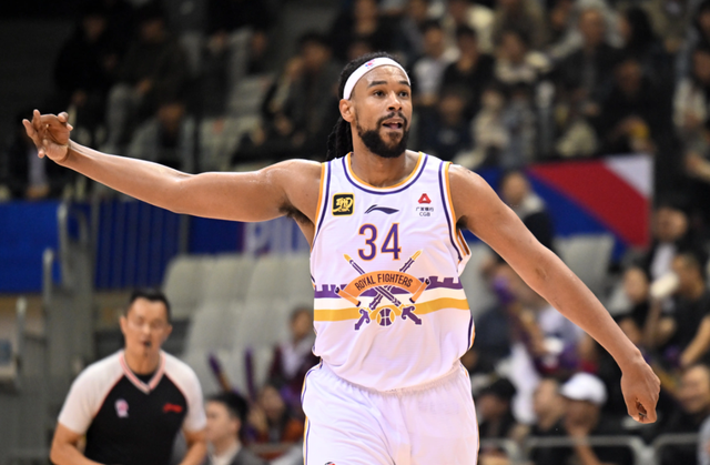 CBA重磅！争议外援萨林杰加盟广东宏远，携手徐杰剑指总冠军