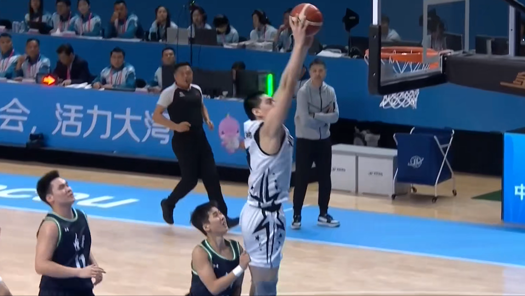 广东U18男篮33分大胜辽宁 潜力新星王洪泽闪耀全场挺进四强